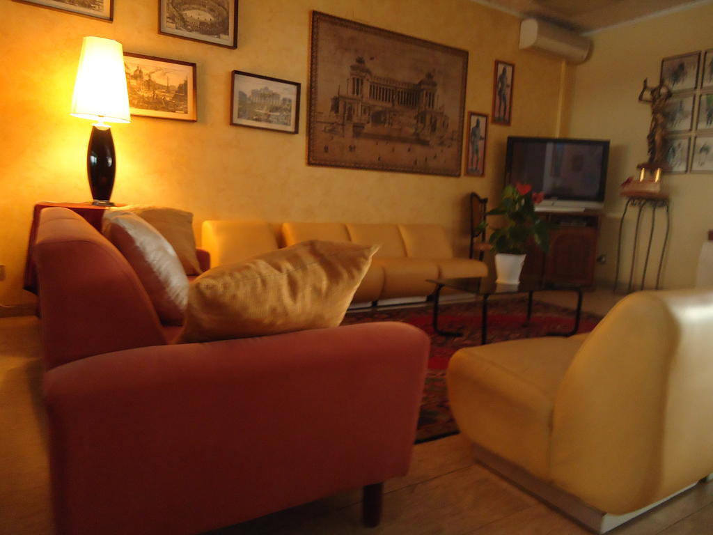Hotel Ristorante Mommo Polistena Buitenkant foto