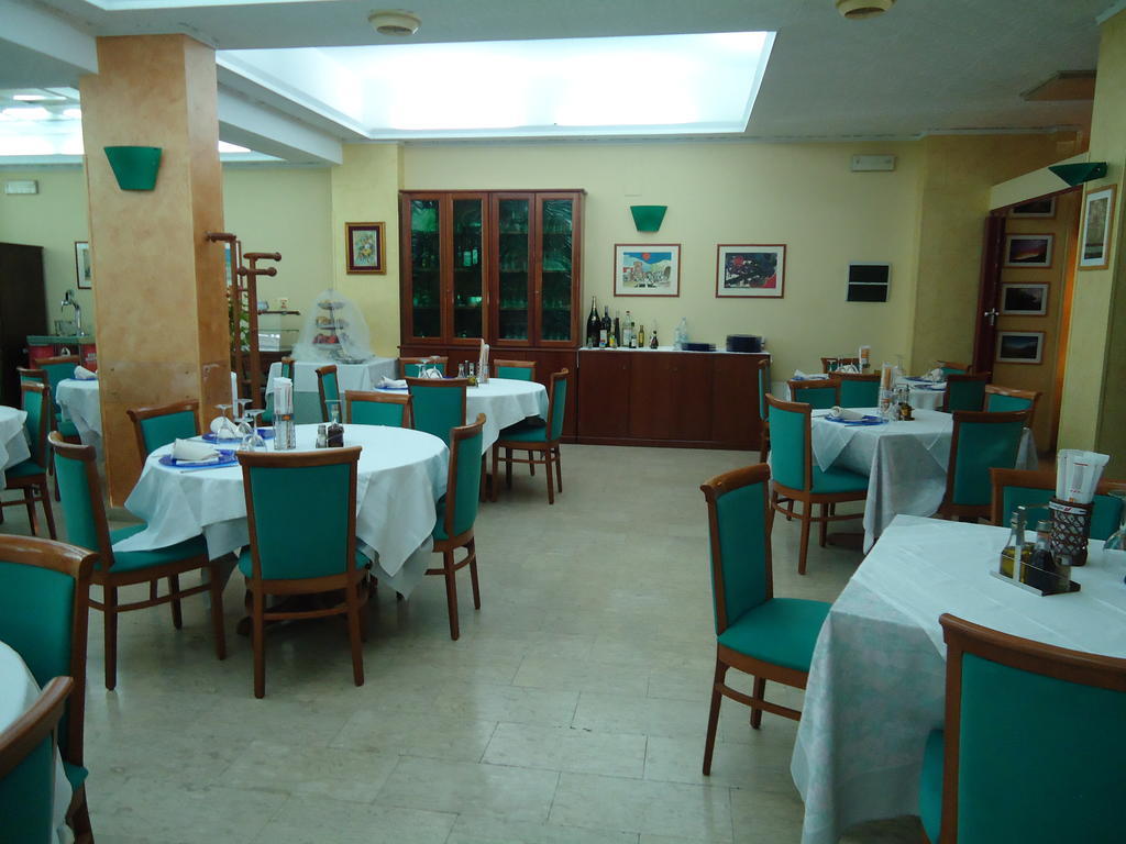 Hotel Ristorante Mommo Polistena Buitenkant foto