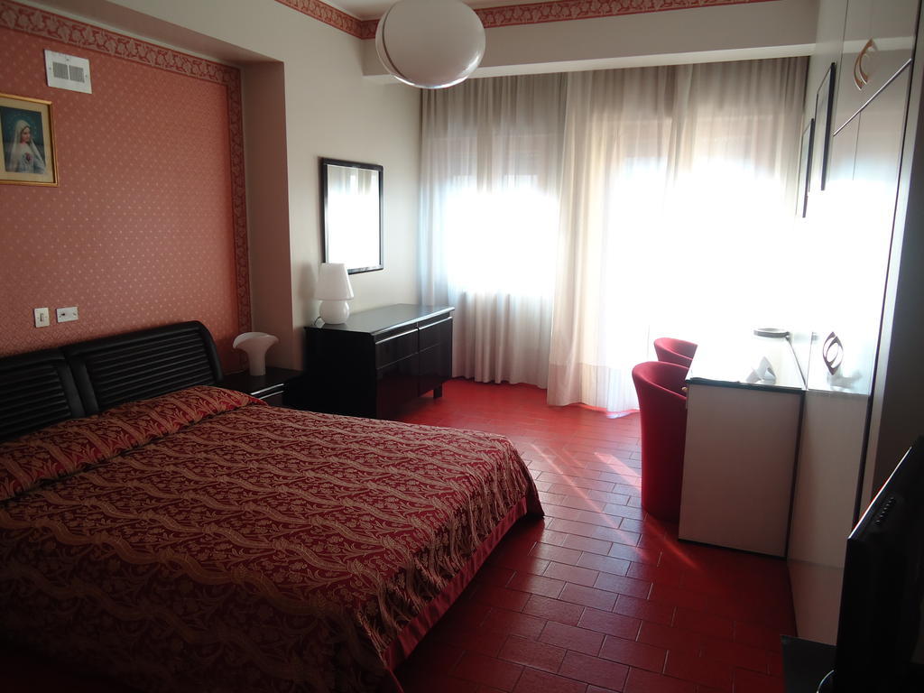 Hotel Ristorante Mommo Polistena Kamer foto