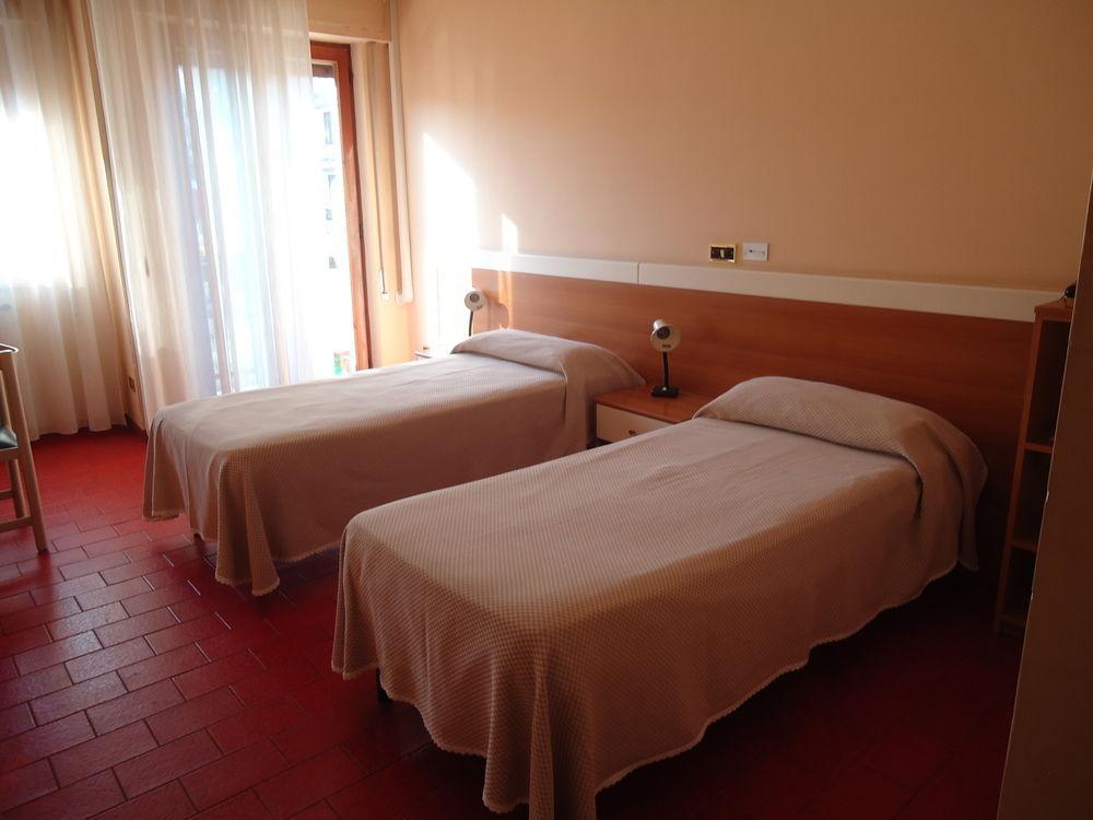Hotel Ristorante Mommo Polistena Buitenkant foto